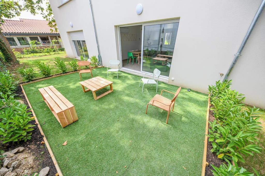 Chez Jean-paul - Rez De Jardin Et Parking *